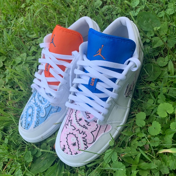 Selling my custom shoe - Picture 3 of 4